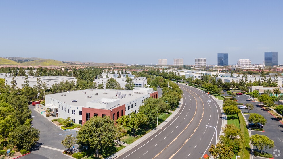 8900 Research Dr, Irvine, CA à louer - Aérien – Image 3 sur 46