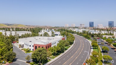 8900 Research Dr, Irvine, CA - Vue aérienne vue de carte - Image1