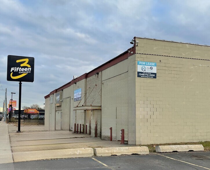 21221 W Eight Mile Rd, Detroit, MI à vendre - Photo de l’immeuble – Image 3 sur 5