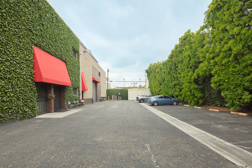 1111-1117 N Beachwood Dr, Los Angeles, CA à louer - Photo de l’immeuble – Image 3 sur 4