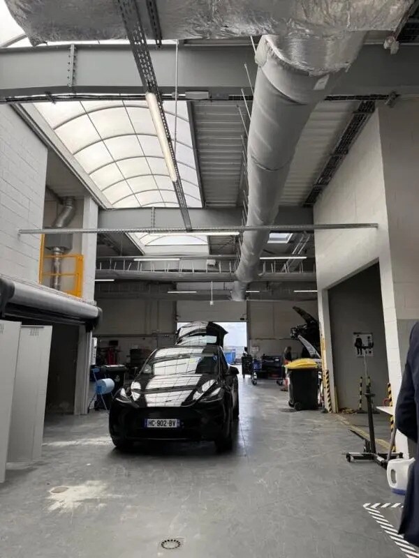 Plus de détails pour Local d’activités à vendre