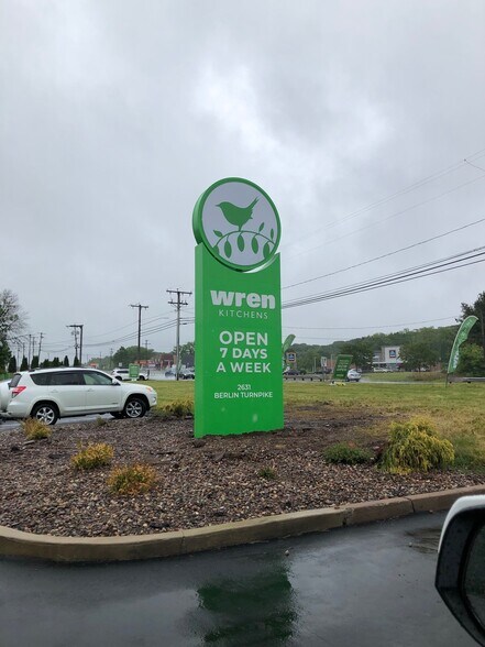 2631-2691 Berlin Tpke, Newington, CT à louer - Photo de l’immeuble – Image 2 sur 2