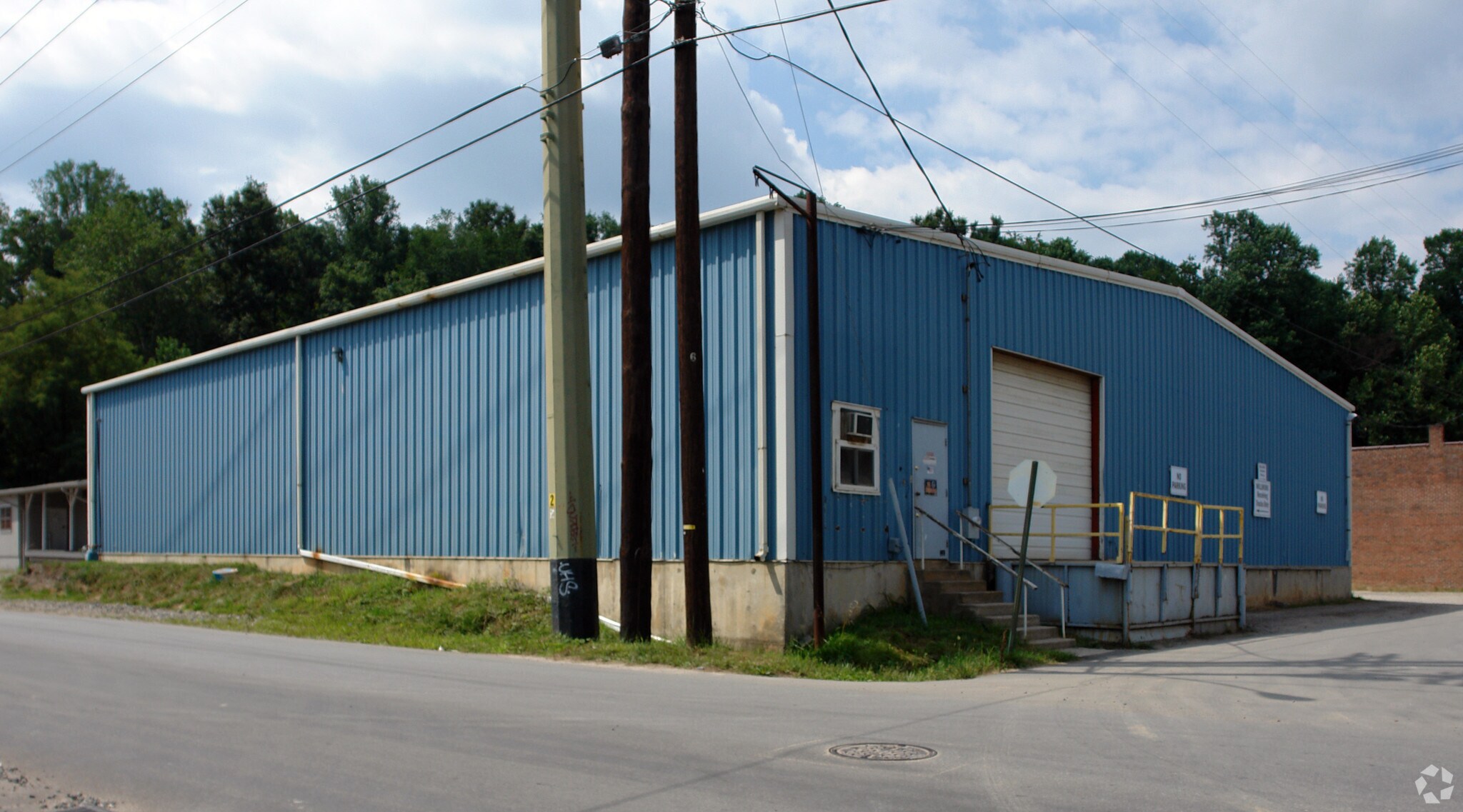 3 Mulvaney St, Asheville, NC à louer Photo principale– Image 1 sur 5