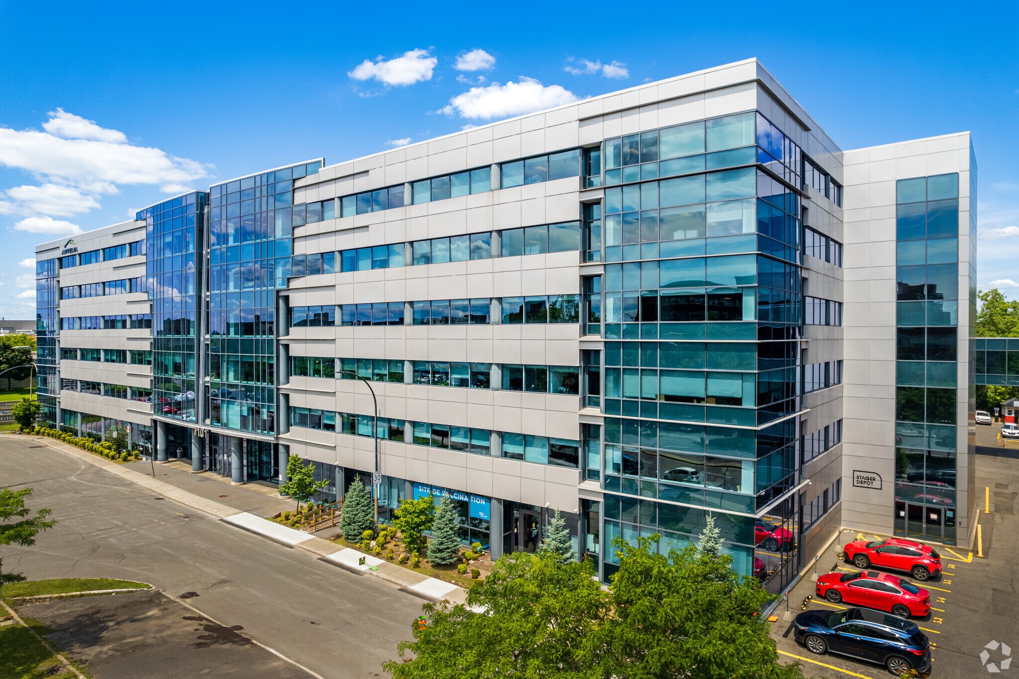 7101 Av du Parc, Montréal, QC à louer Photo de l’immeuble– Image 1 sur 17