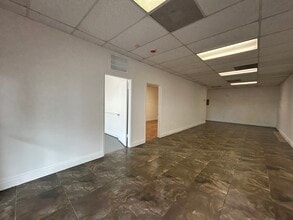 2075 N Powerline Rd, Pompano Beach, FL à louer Photo intérieure– Image 2 sur 5