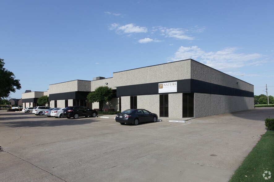 15101-15107 Surveyor Blvd, Addison, TX à louer - Photo de l’immeuble – Image 2 sur 5