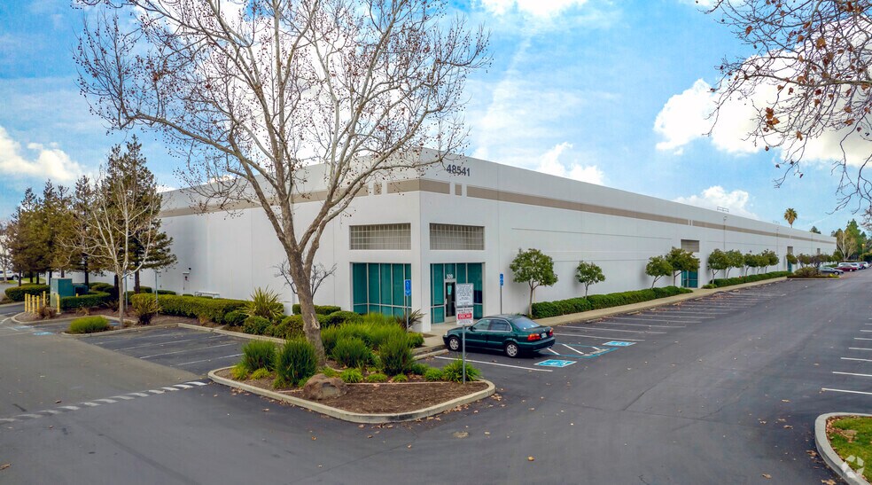 48541 Warm Springs Blvd, Fremont, CA à louer - Photo de l’immeuble – Image 1 sur 9