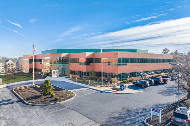 Plus de détails pour 100 Corporate Center Dr, Camp Hill, PA - Bureau à vendre