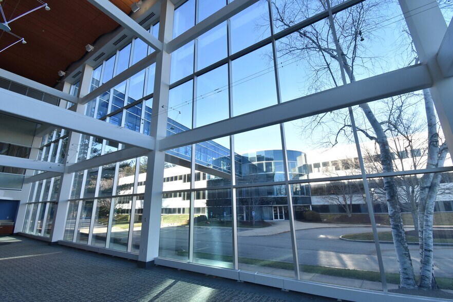 174 Middlesex Tpke, Bedford, MA à louer - Photo de l’immeuble – Image 3 sur 7