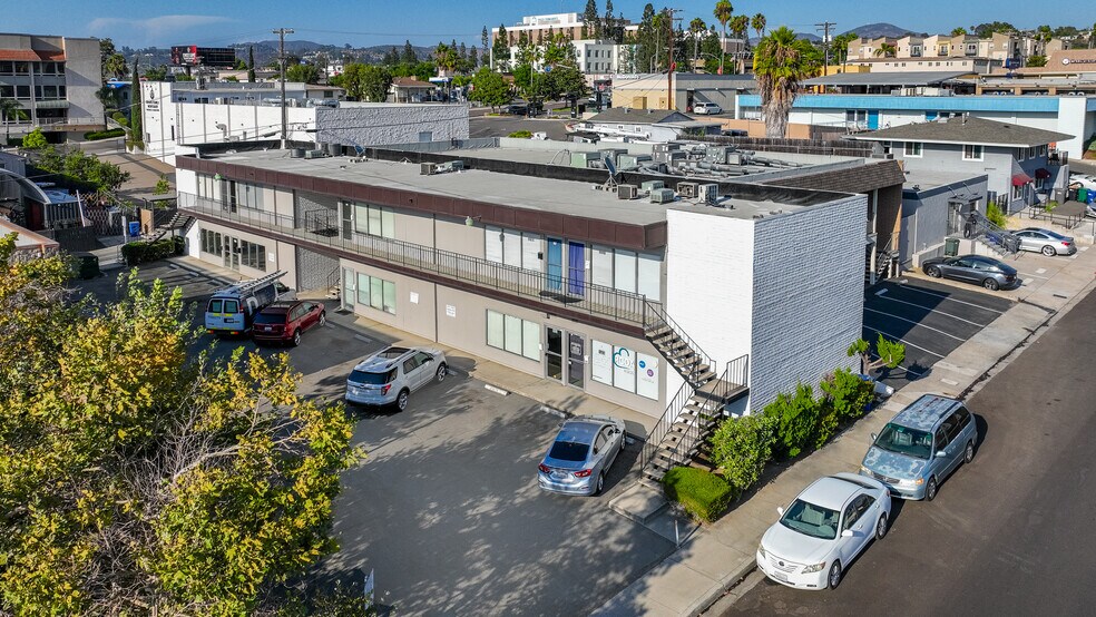 4410 Glacier Ave, San Diego, CA à louer - Photo de l’immeuble – Image 1 sur 12