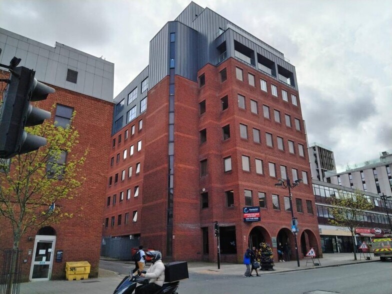 15 College Rd, Harrow à louer - Photo de l’immeuble – Image 1 sur 6