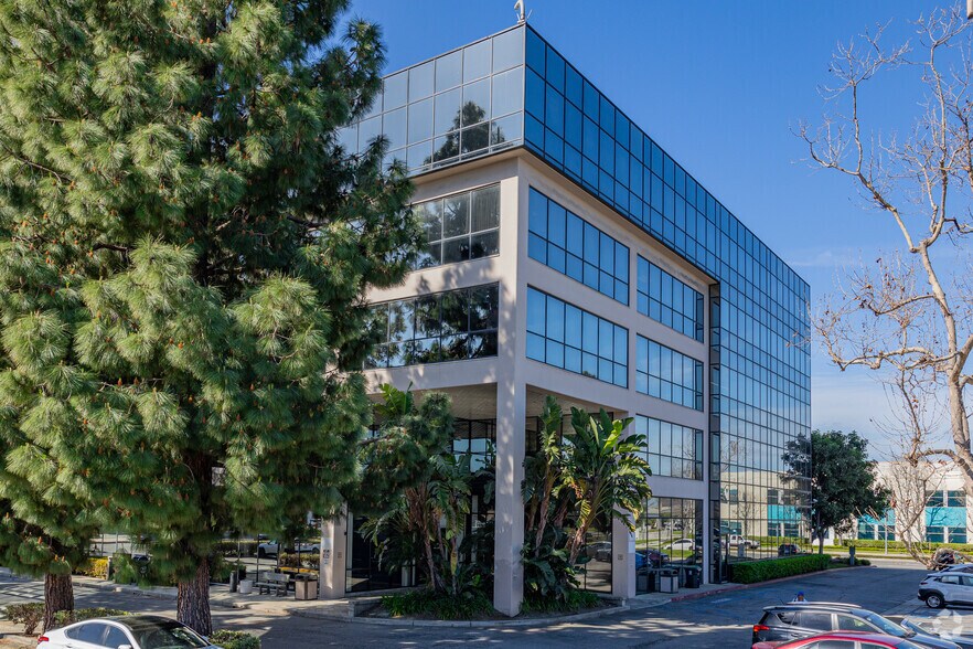12966 Euclid St, Garden Grove, CA à louer - Photo de l’immeuble – Image 2 sur 7