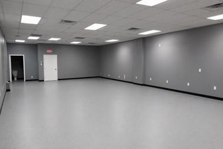 Plus de détails pour 2734 W Kingsley Rd, Garland, TX - Bureau, Local d'activités à louer