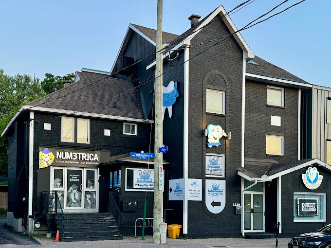 1338 Wellington St W, Ottawa, ON à louer Photo principale– Image 1 sur 3