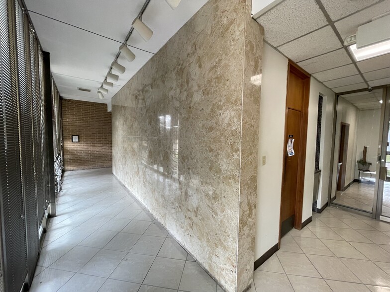 3903 Hartsdale Dr, Houston, TX à vendre - Photo de l’immeuble – Image 3 sur 18