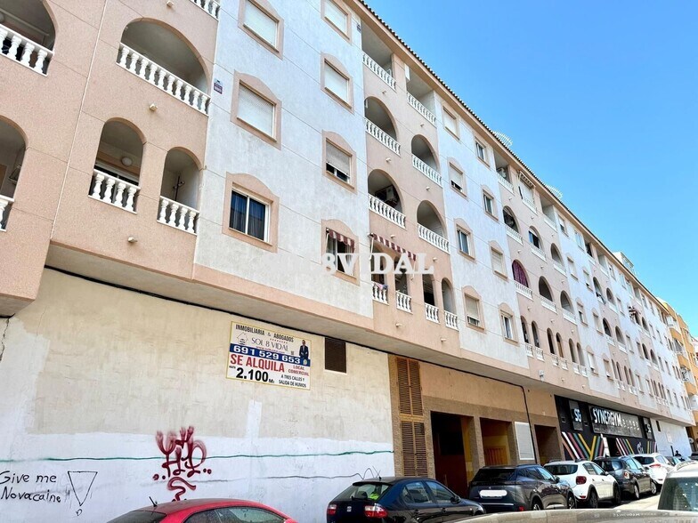 Carrer San Pascual, 235, Torrevieja, Alicante à louer - Photo de l’immeuble – Image 3 sur 30