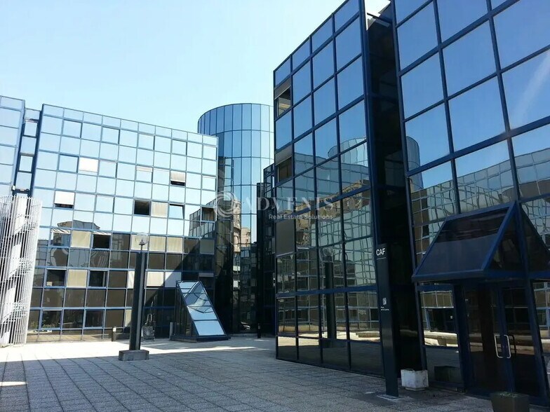 Bureau dans Noisy-le-Grand à louer - Photo de l’immeuble – Image 1 sur 6