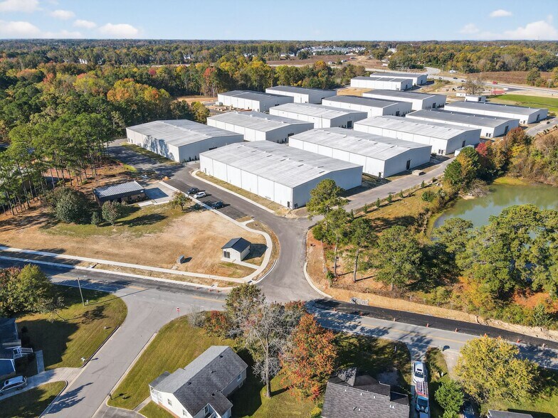 1001 Bridge St, Fuquay-Varina, NC à louer - Photo de l’immeuble – Image 2 sur 31