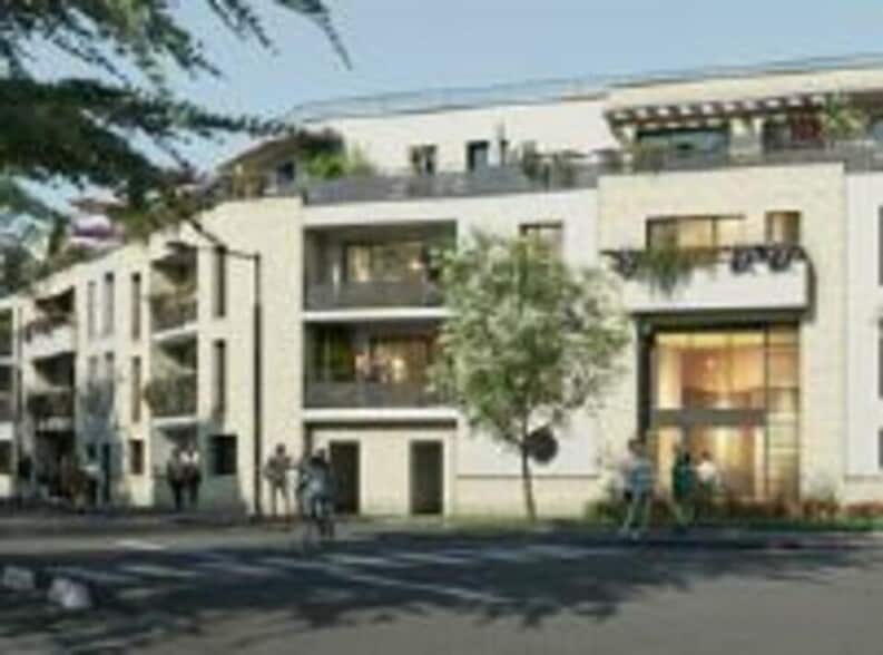 Local commercial dans Thiais à louer - Photo de l’immeuble – Image 1 sur 2