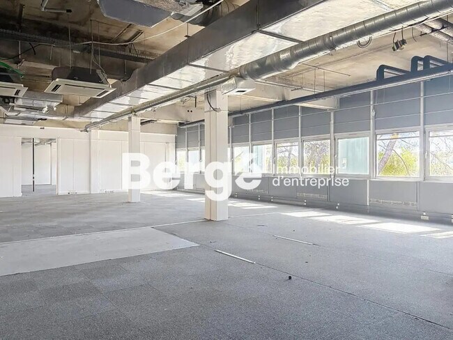 Plus de détails pour Industriel/Logistique à louer