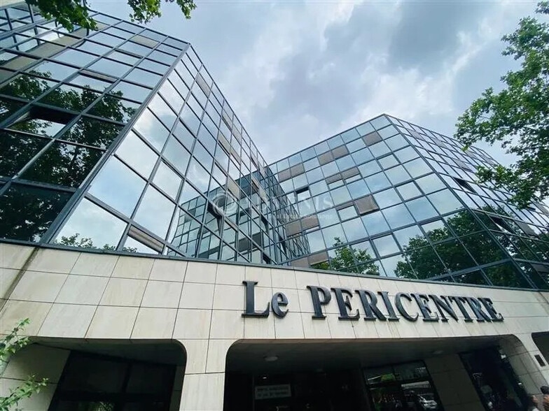 Bureau dans Fontenay-sous-Bois à louer - Photo de l’immeuble – Image 1 sur 7