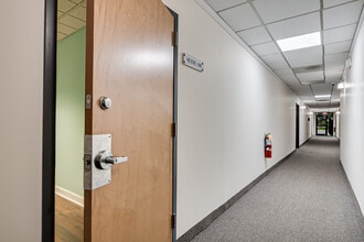 107 Cedar Grove Ln, Somerset, NJ à louer Photo intérieure– Image 1 sur 12