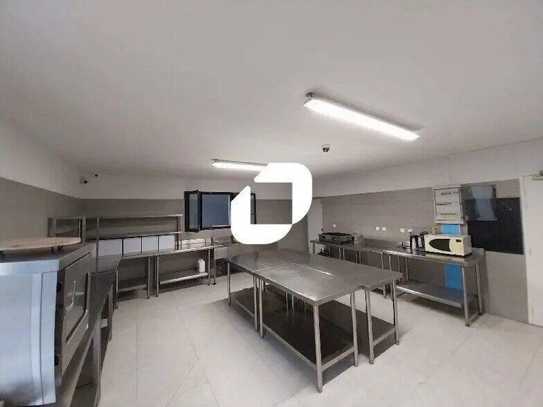 Bureau dans Colombiers à vendre - Photo de l’immeuble – Image 2 sur 7