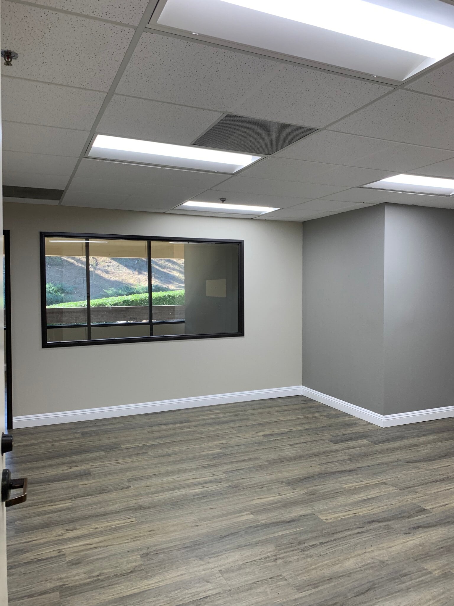 16885 W Bernardo Dr, San Diego, CA à louer Photo intérieure– Image 1 sur 9