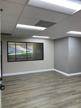 16885 W Bernardo Dr, San Diego, CA à louer Photo intérieure– Image 1 sur 9