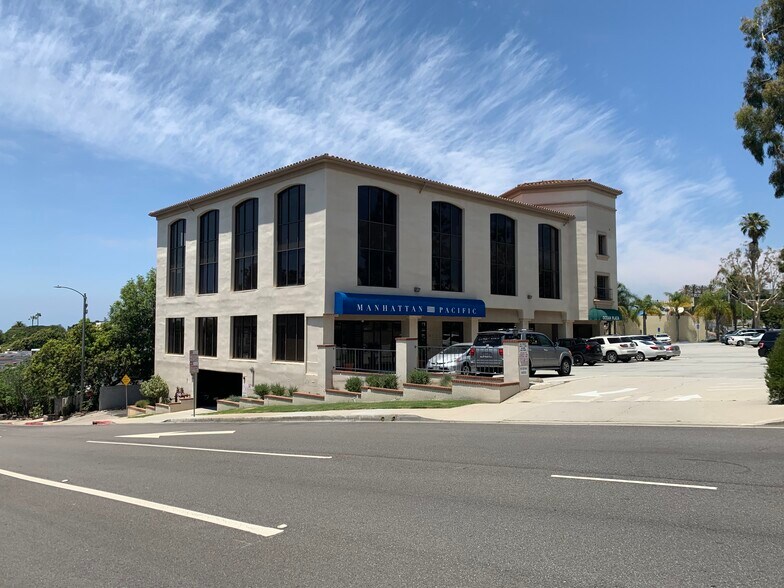 2615 Pacific Coast Hwy, Hermosa Beach, CA à louer - Photo de l’immeuble – Image 2 sur 4