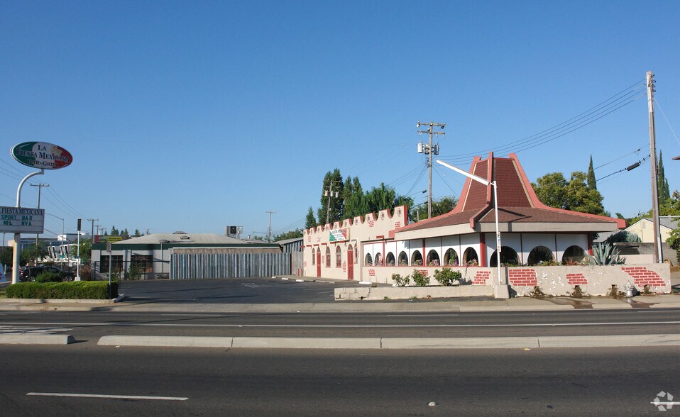 6438 Elvas Ave, Sacramento, CA à vendre - Photo de l’immeuble – Image 3 sur 4