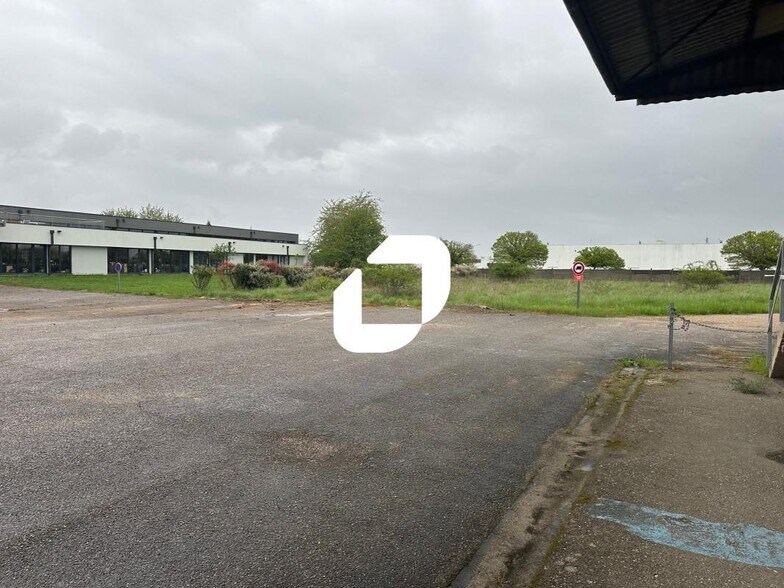 Industriel/Logistique dans Marly à vendre - Photo de l’immeuble – Image 2 sur 5