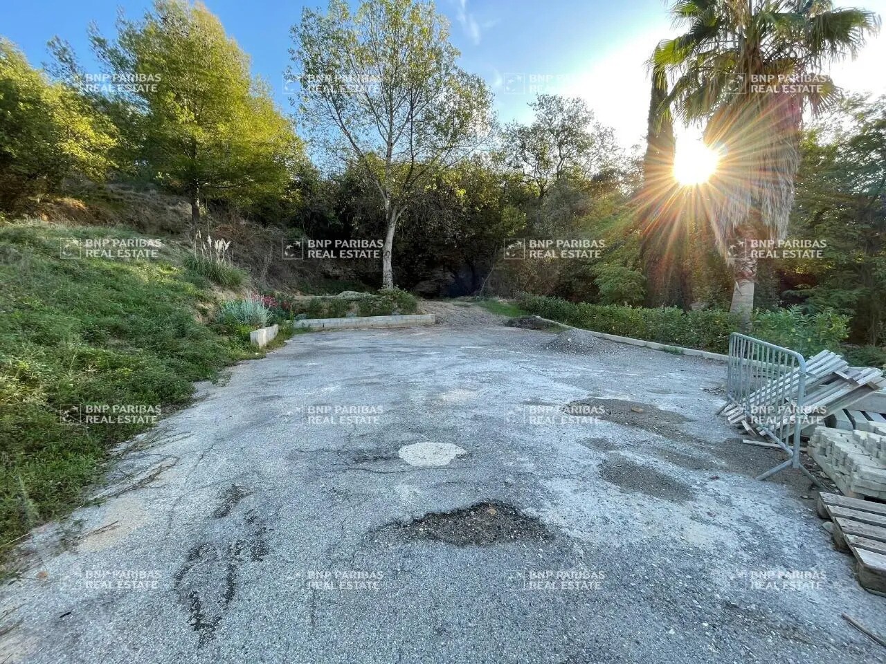  dans Nice à vendre Photo principale– Image 1 sur 1