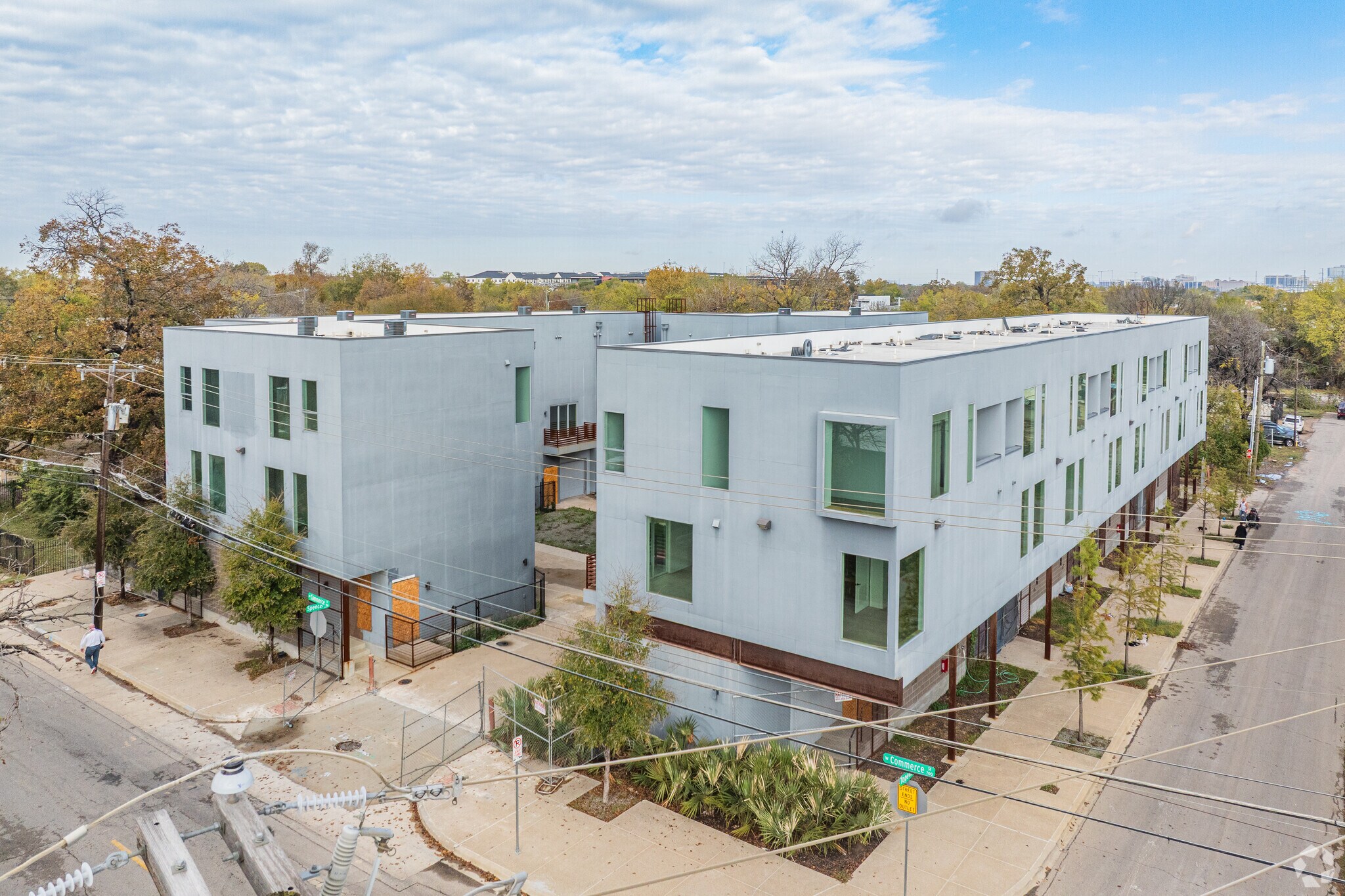 707 W Commerce St, Dallas, TX à vendre Photo de l’immeuble– Image 1 sur 39