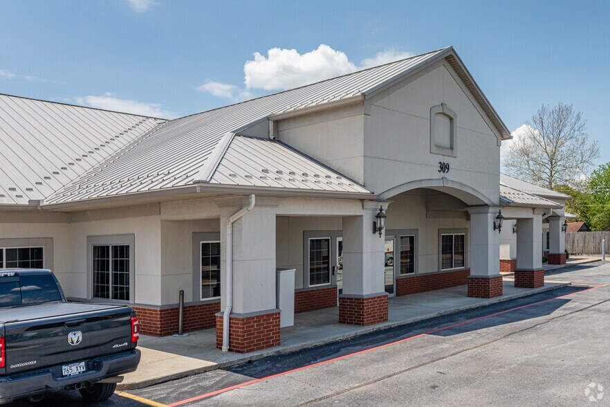 309 SW 18th St, Bentonville, AR à louer - Photo de l’immeuble – Image 3 sur 7