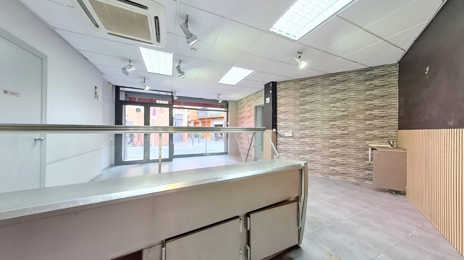 Local commercial dans Santa Coloma de Gramenet, Barcelona à louer Photo intérieure– Image 1 sur 12