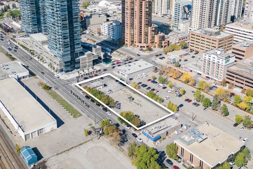 1020-1036 9 Av SW, Calgary, AB à vendre - Photo de l’immeuble – Image 1 sur 3