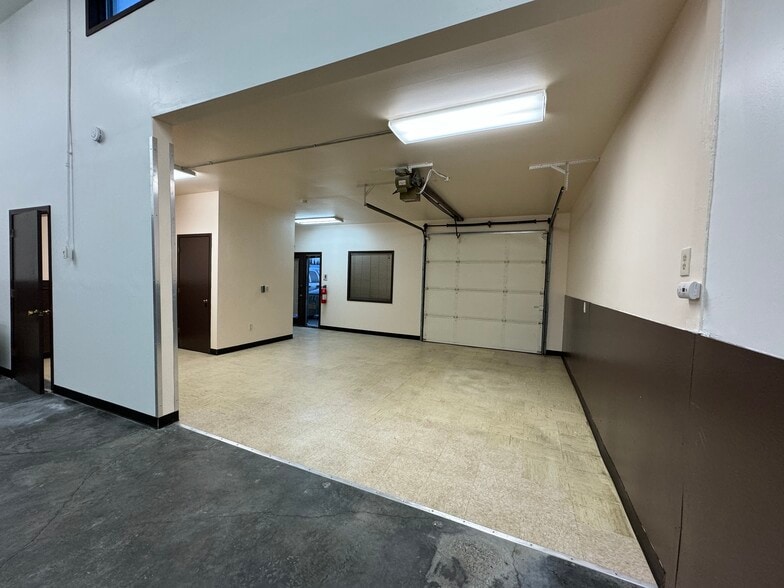 305 N Willow St, Kenai, AK à louer - Photo intérieure – Image 3 sur 12