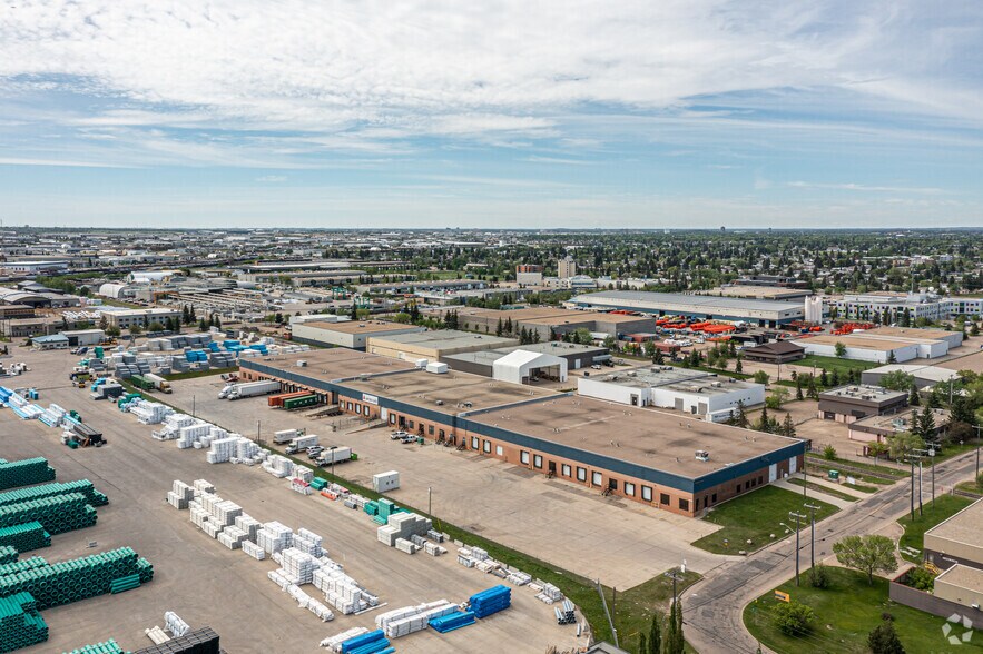 4715-4757 93 Ave, Edmonton, AB à louer - Photo de l’immeuble – Image 3 sur 4