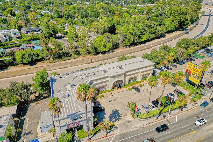 11555-11561 Ventura Blvd, Studio City, CA à louer - Photo de l’immeuble – Image 3 sur 20