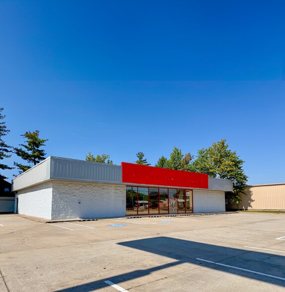 100 N Thompson St, Springdale, AR à vendre - Photo de l’immeuble – Image 2 sur 6