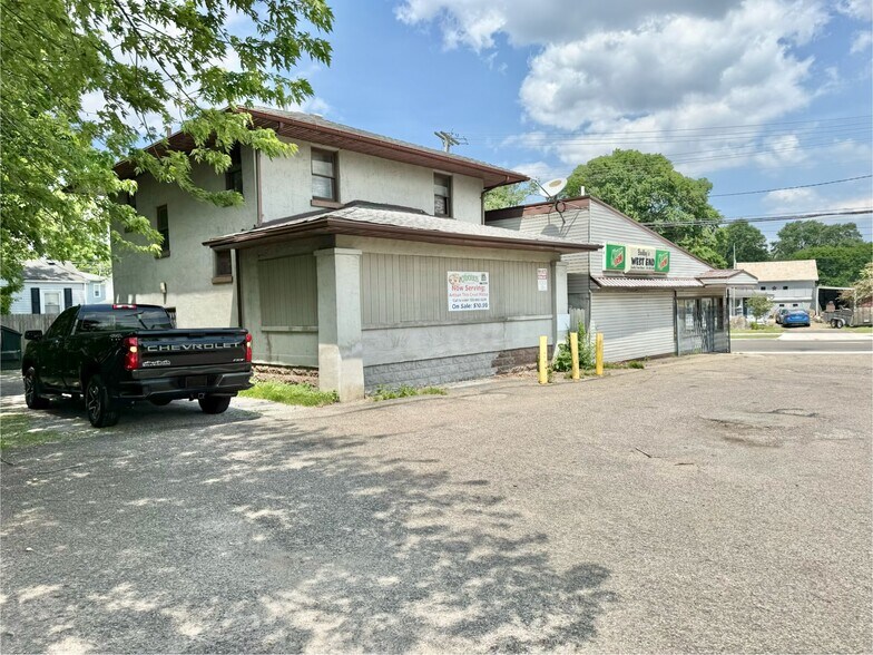 209 17th St SW, Massillon, OH à vendre - Photo de l’immeuble – Image 2 sur 23