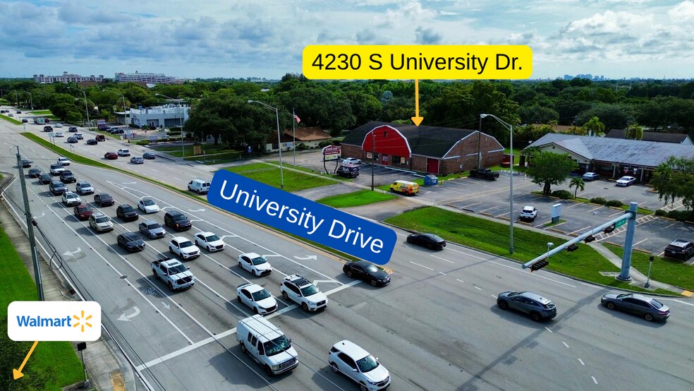 4230 University Dr, Fort Lauderdale, FL à vendre - Photo de l’immeuble – Image 2 sur 9