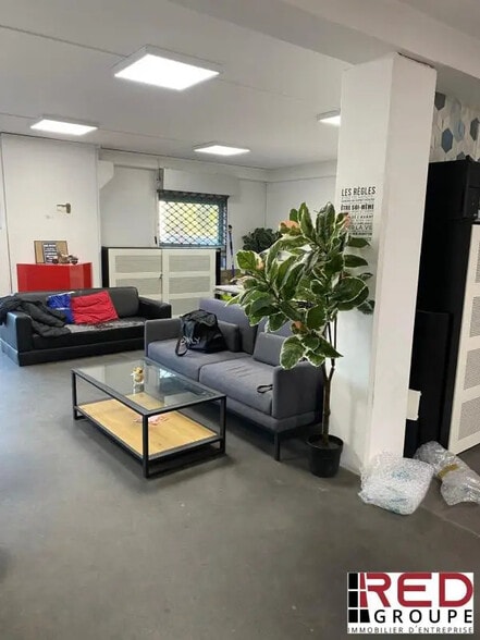 Local commercial dans Aubagne à louer - Photo intérieure – Image 1 sur 5