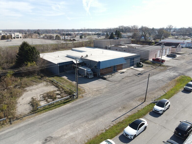 3936 Mobile Ave, Fort Wayne, IN à louer - Photo de l’immeuble – Image 1 sur 3