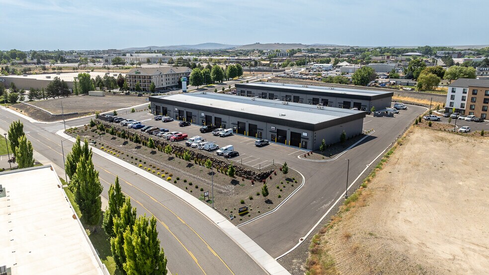 1333 Tapteal Dr, Richland, WA à louer - Photo de l’immeuble – Image 3 sur 16