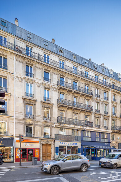 46 Rue La Fayette, Paris à louer - Photo de l’immeuble – Image 2 sur 3