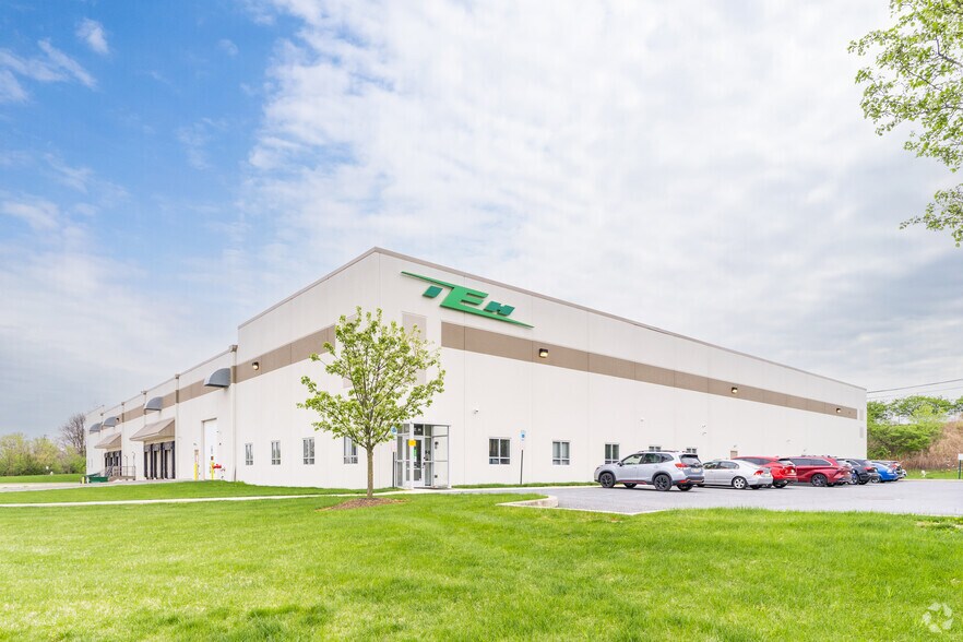 200 Cascade Dr, Allentown, PA à louer - Photo de l’immeuble – Image 2 sur 4