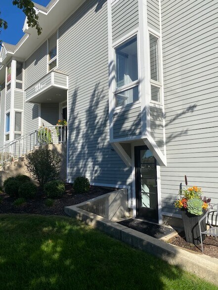 111 W Chicago Ave, Hinsdale, IL à louer - Photo de l’immeuble – Image 1 sur 3