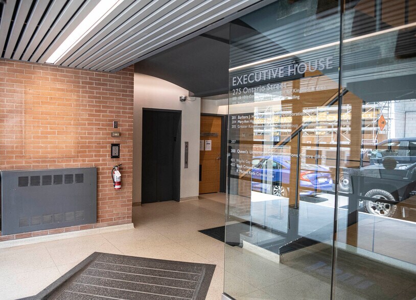 275 Ontario St, Kingston, ON à louer - Photo de l’immeuble – Image 3 sur 10